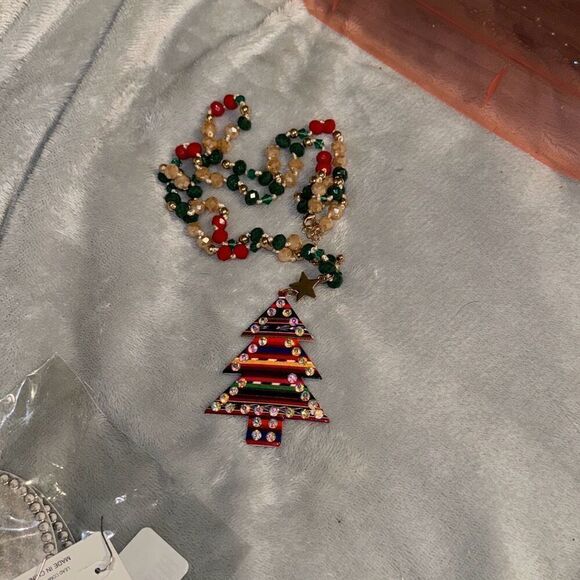 Christmas Tree Serape Bead Necklace - Picture 3 of 4